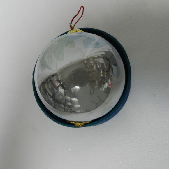 Li Bien Vintage 2007 Doves w/ Heart blown glass Ornament Christmas round w/ Box - Picture 3 of 5